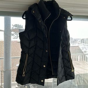 MICHAEL Michael Kors ultra light weight puffer vest. Size S.